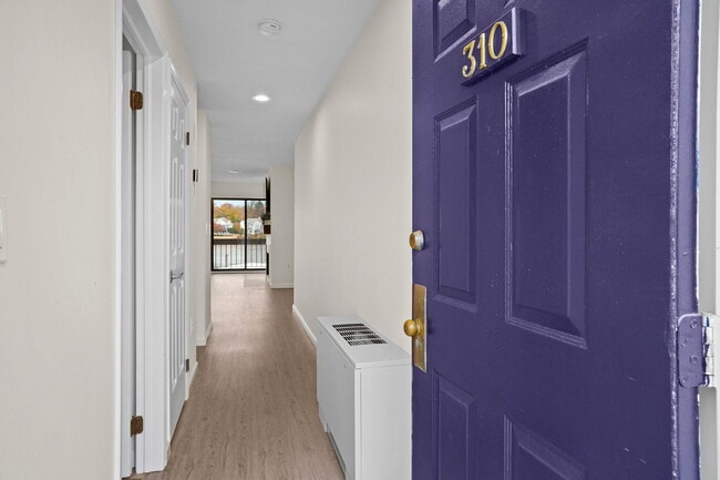 Primary Photo - 7 River Rd