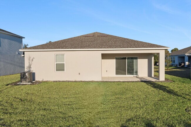 Building Photo - Spacious 4 Bedroom Retreat with 3 Full Baths in Charming Edgewater, FL!