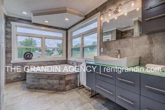 Building Photo - 1684 Dudley Amos Rd