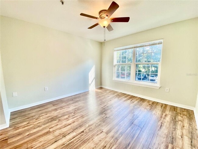 Building Photo - 5479 Vineland Rd
