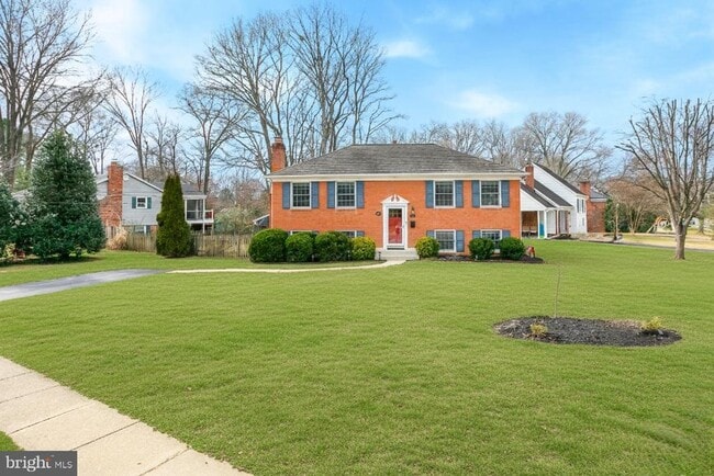 Building Photo - 8300 Midwood St