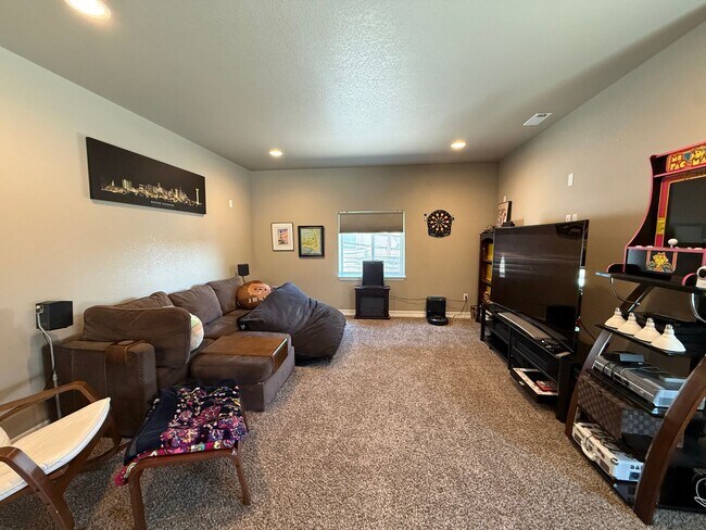 Building Photo - Immaculate 4 Bed 3 Bath Ranch Style Home With Amazing Views & 3 Car Garage in Peyton!!!