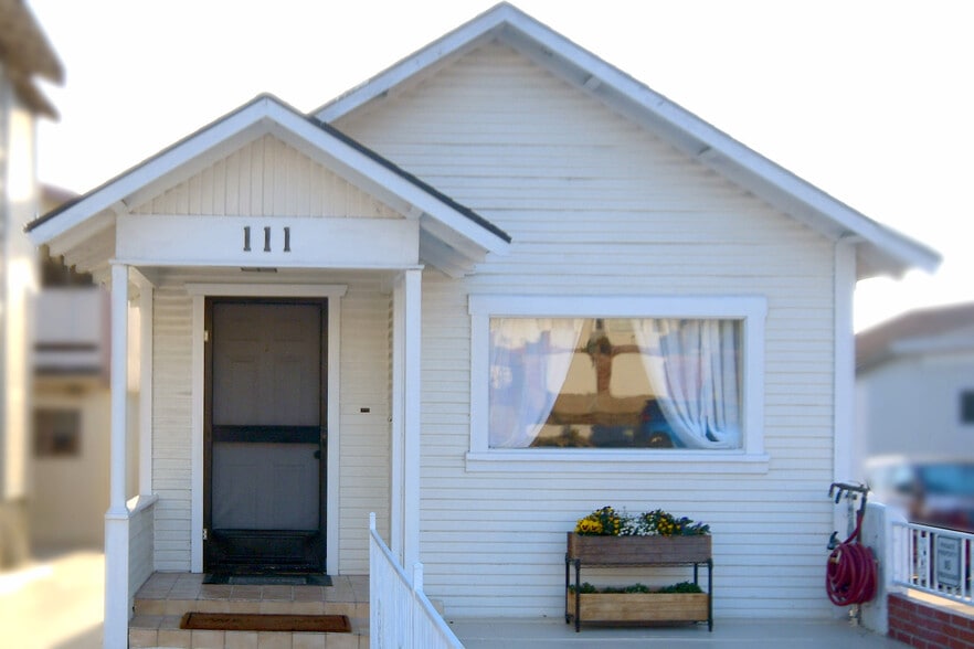 Front of House - 111 N Pacific Coast Hwy