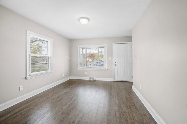 Building Photo - 4336 Howe Rd