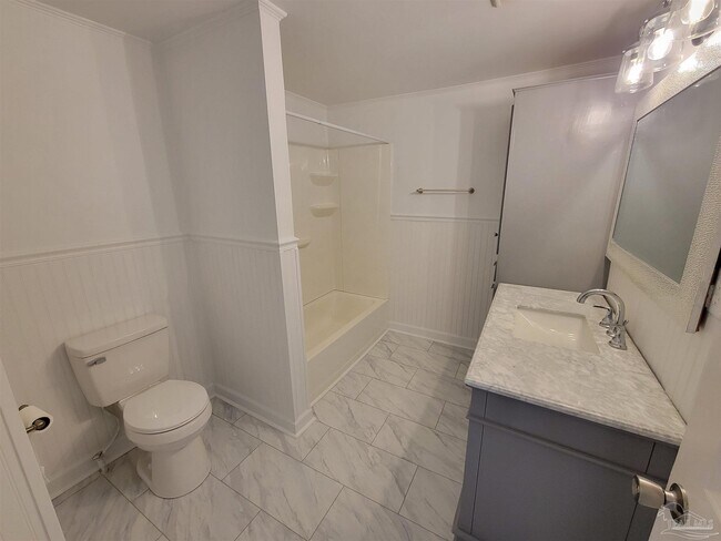 Building Photo - 714 N 49th Ave