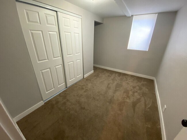 Building Photo - Great Home Close to Downtown - License #20...