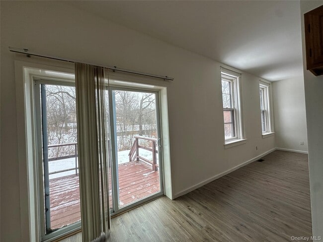 Building Photo - 165 Ulster Ave