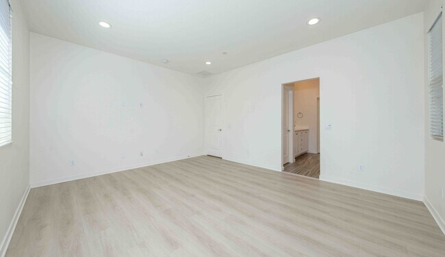 Building Photo - Modern, Move-In Ready Home with Attached 2-Car Garage