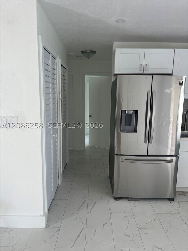 Building Photo - 5700 SW 37th St