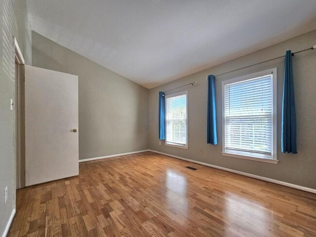 Building Photo - 7664 Northern Oaks Ct
