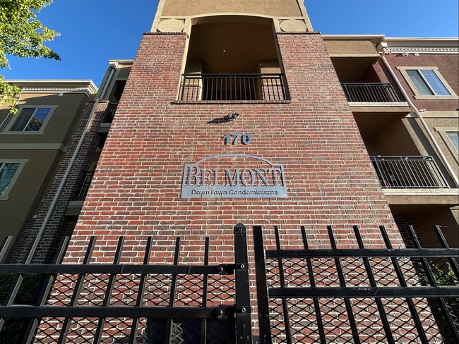 Building Photo - Modern 2 Bed 2 Bath Condo in the Heart of Downtown SLC!
