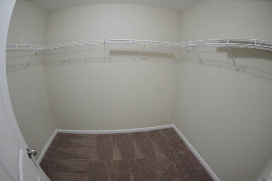 Building Photo - 129 Vermillion Dr