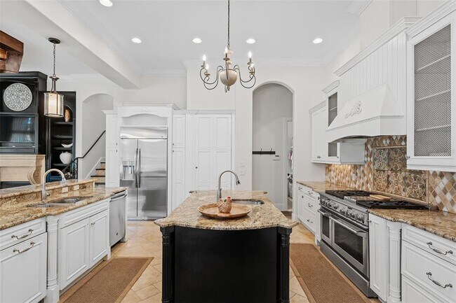 Building Photo - 6844 Valhalla Way
