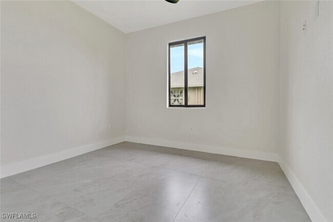 Building Photo - 4501 15th St SW