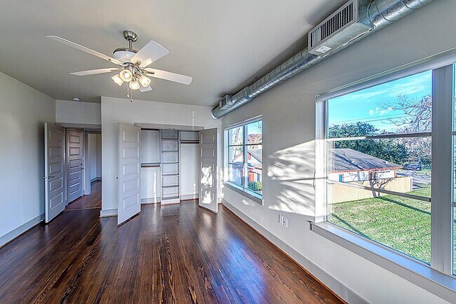 Building Photo - 1509 Holman St