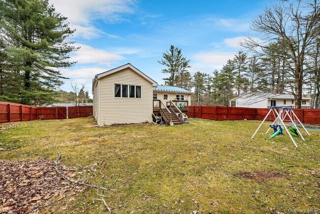 Building Photo - 10 Hanover Dr