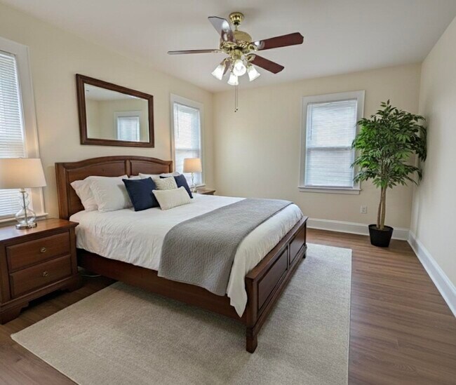 Building Photo - 18 E 51st St