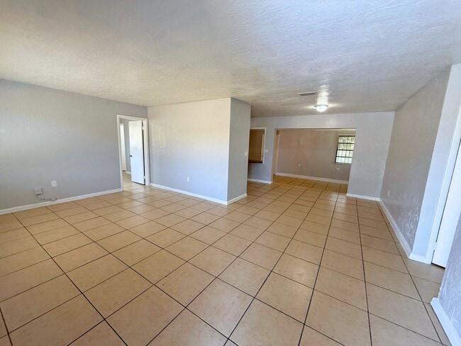 Building Photo - 930 NW 176th Terrace