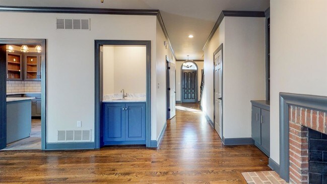 Building Photo - 311 Patchen Dr
