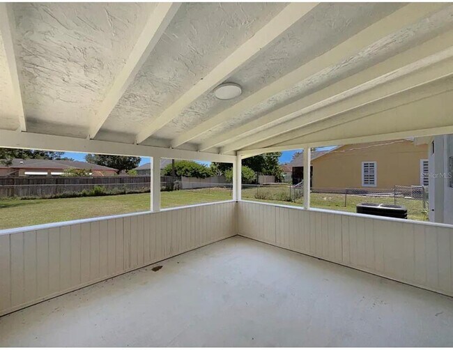 Building Photo - 1541 SW Curry St