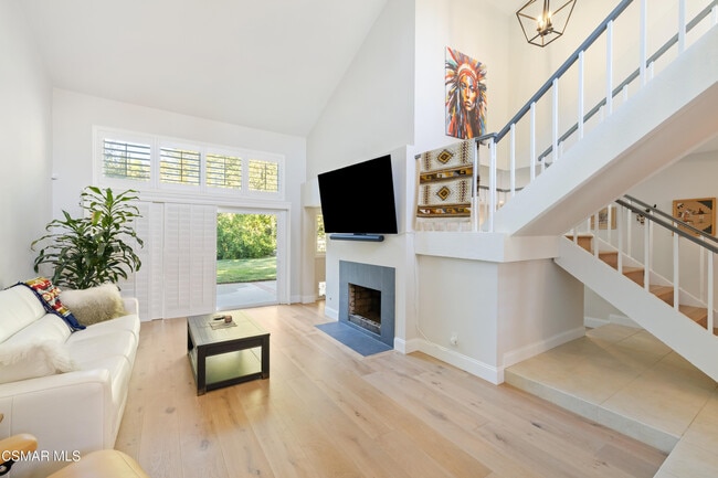 Building Photo - 885 Rim Crest Dr