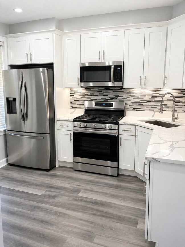 Building Photo - 3927 W Lexington St