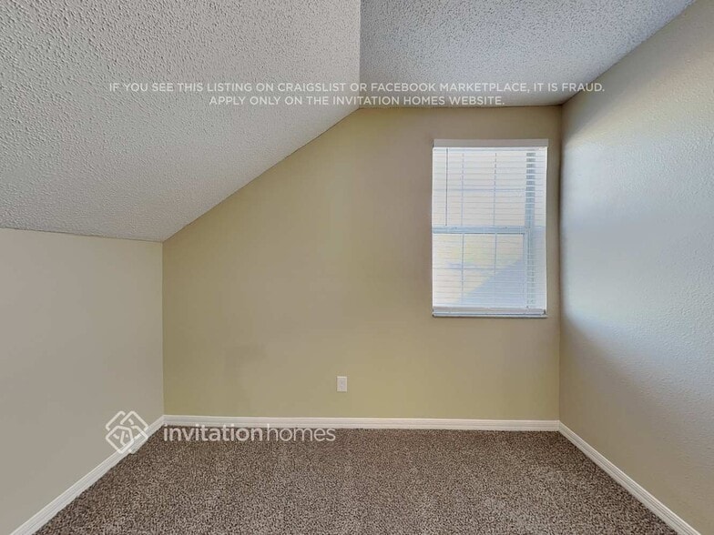 Building Photo - 4204 Forest Island Dr