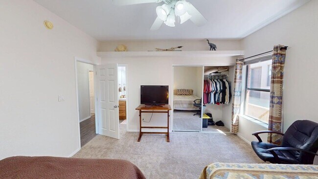 Building Photo - 3-Bedroom/2.5-Bathroom in Alamogordo, NM