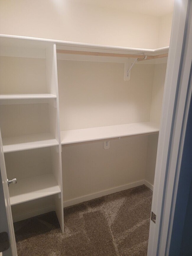 Building Photo - 609 13th St