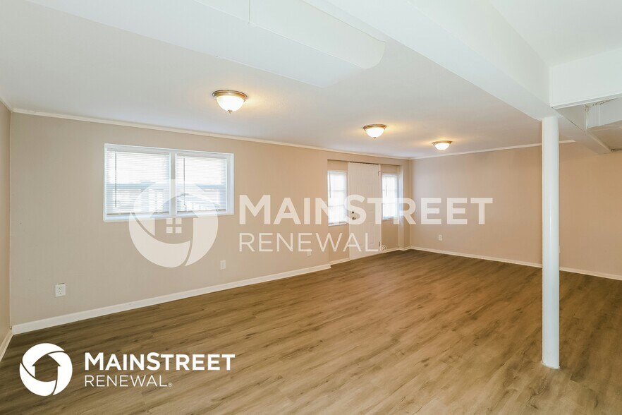 Building Photo - 6305 E 101st St