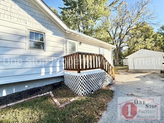 Building Photo - 3-Bedroom, 1.75-Bathroom home in Independence
