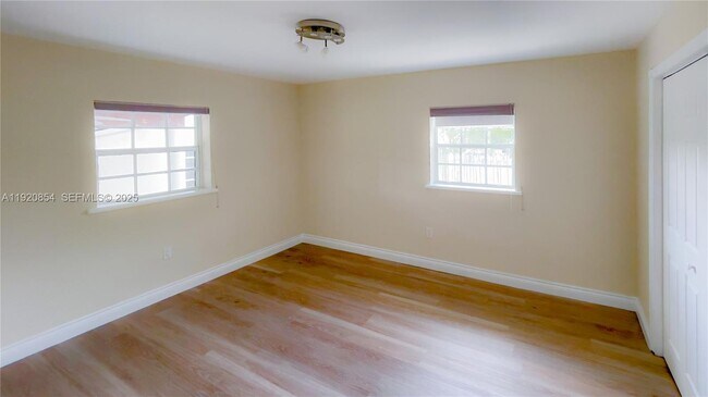 Building Photo - 6384 SW 31st St