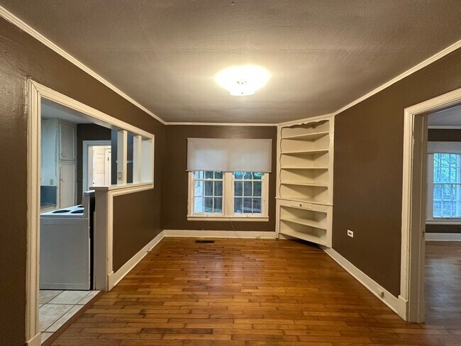 Building Photo - Rowland Duplex 130/130 1/2 *LEASE UP*
