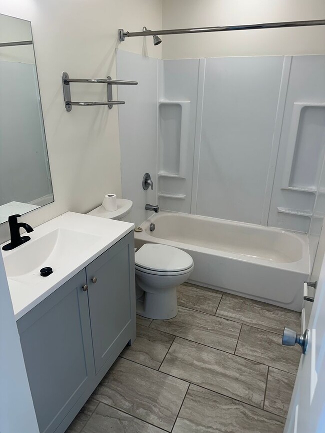 Building Photo - 941 Lamont St