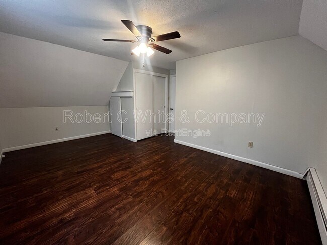 Building Photo - 33 Mills Ln