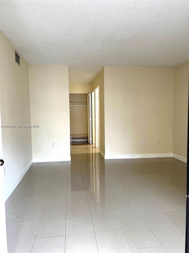 Building Photo - 8830 SW 123rd Ct