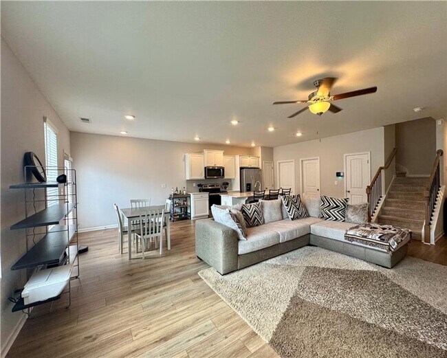 Building Photo - Beautiful Townhome Located at The Borough at Wyndham South!