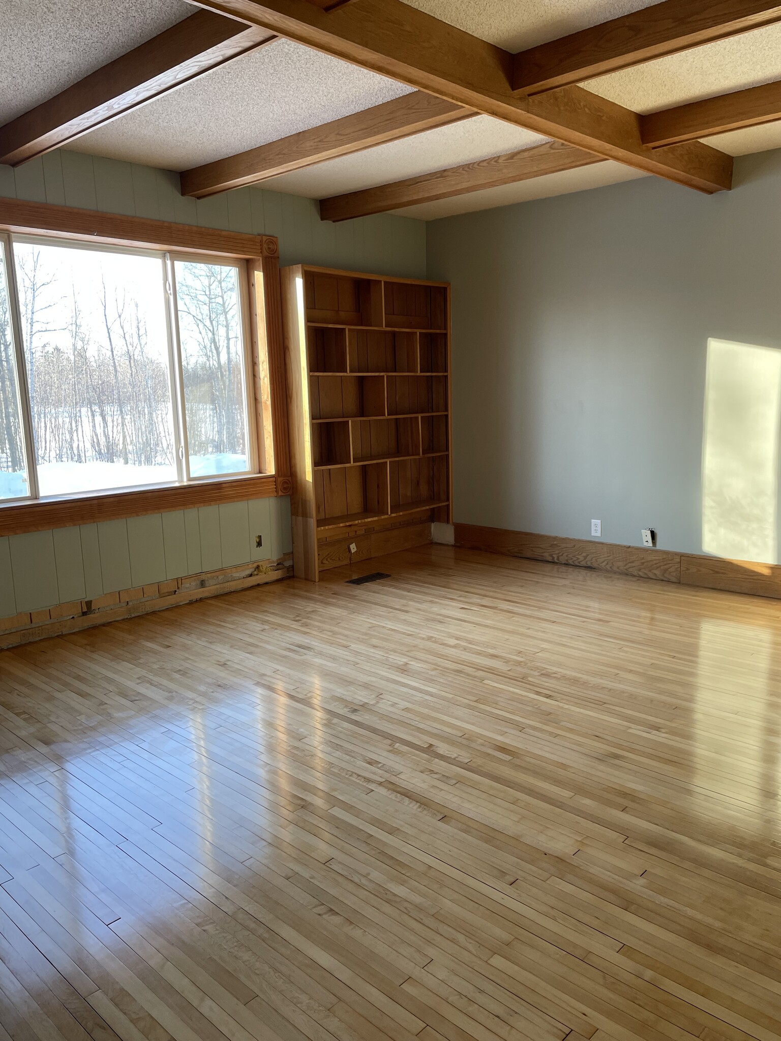 Building Photo - 5185 Samuelson Rd