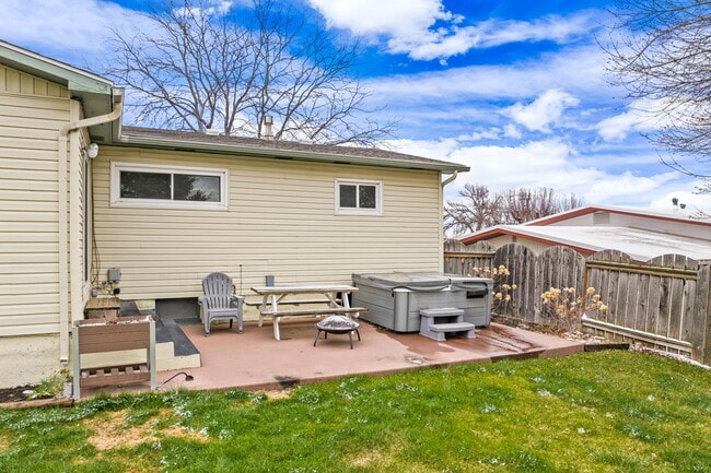 Building Photo - 1004 11th St NW