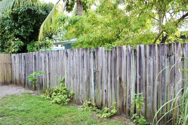 Building Photo - 300 SW 8th St