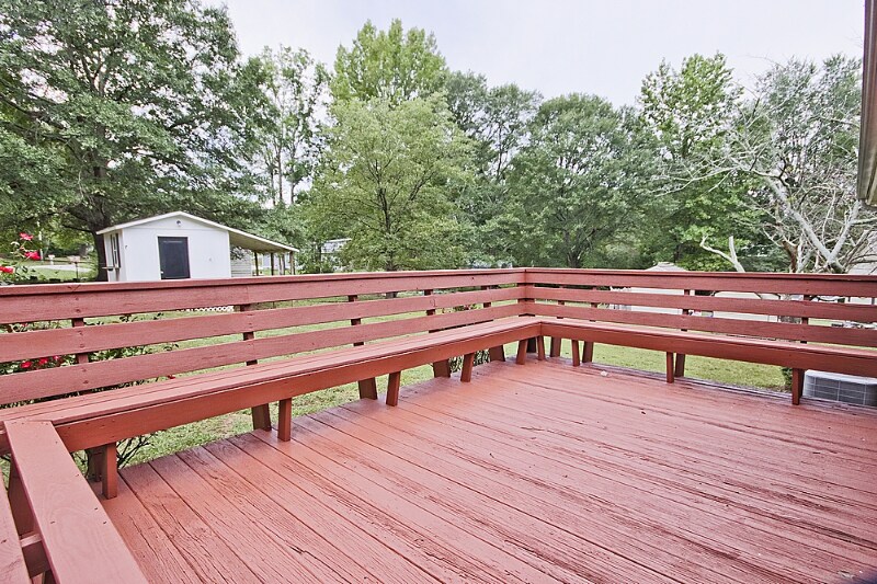 Building Photo - 212 Lakeshore Dr
