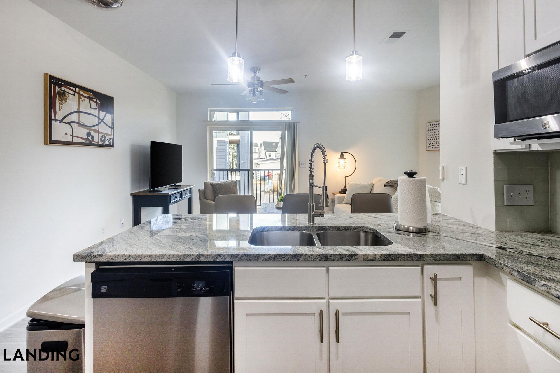 Building Photo - 4921 Pretty Lake Ave