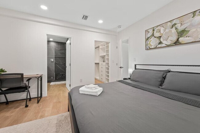 Building Photo - 26 NE 69th St