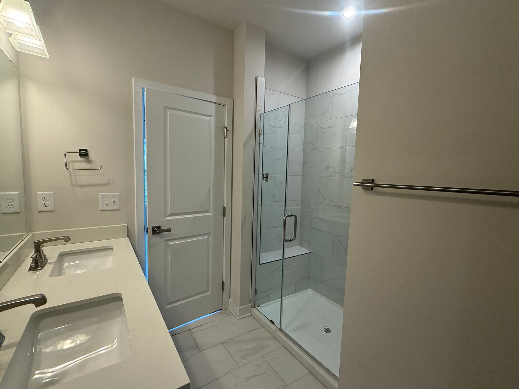 Building Photo - Room in Townhome on Tristram Ln