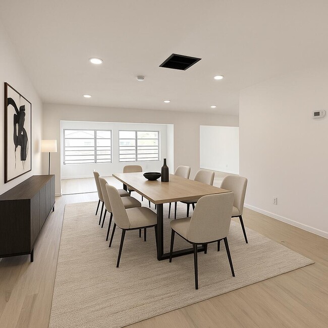 Building Photo - 210 W 23rd St