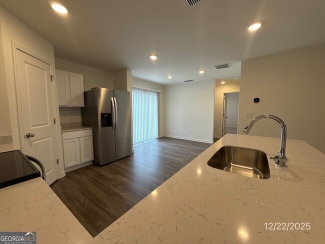 Building Photo - 489 Grand Magnolia St