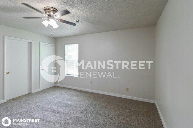 Building Photo - 3755 Kerwin Dr