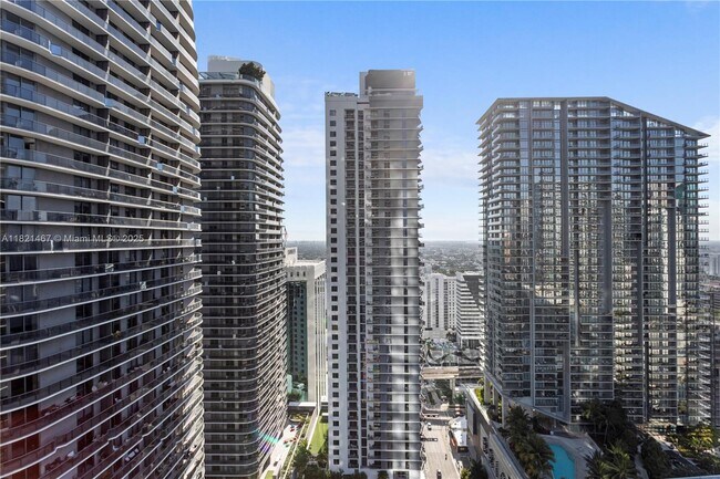 Building Photo - 801 S Miami Ave