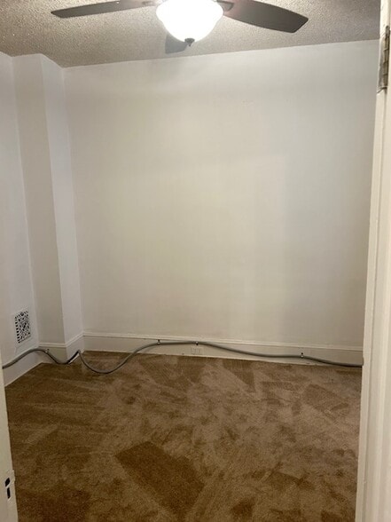 Middle Bedroom - 1224 N Frazier St