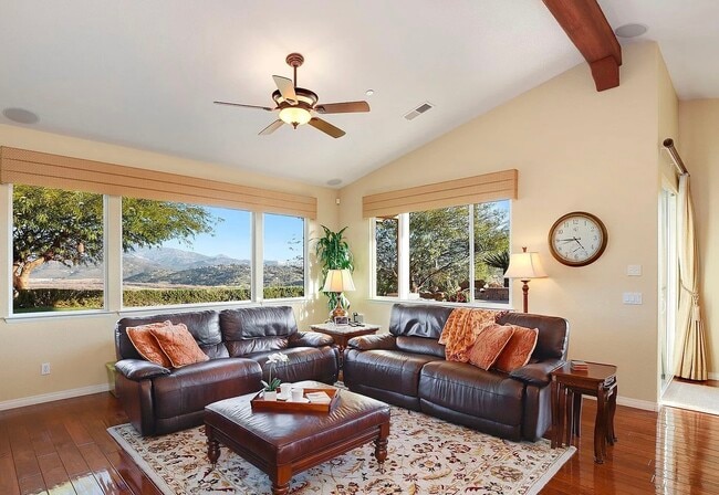 Building Photo - 3542 Avenida Amorosa